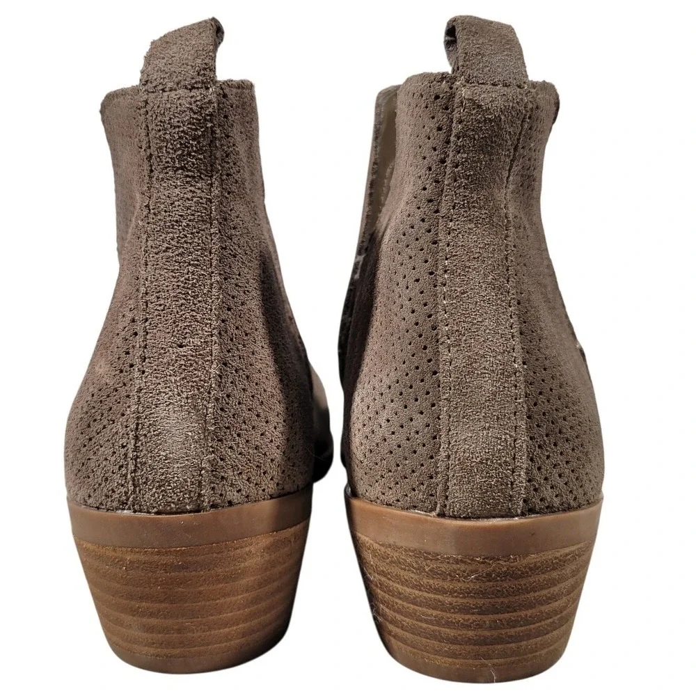 Steve Madden Suede Ankle Booties Taupe‎ V Cut Out Perforated Heel Shoes 9 NEW